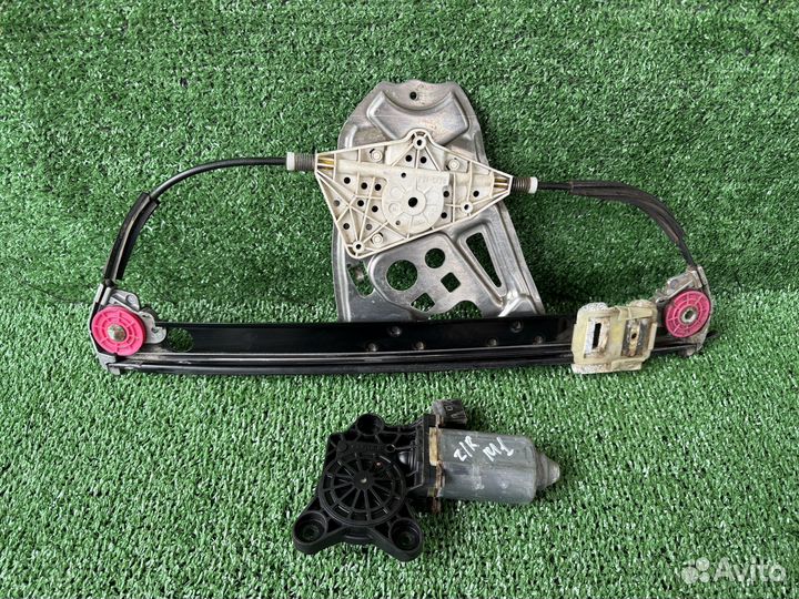 Стеклоподъемний задний правый Mercedes w220