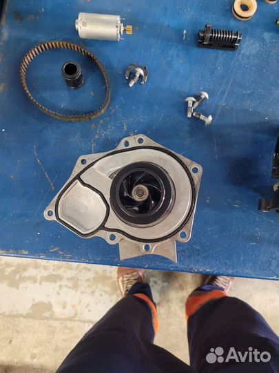 Насос системы охлаждения 06L121012H