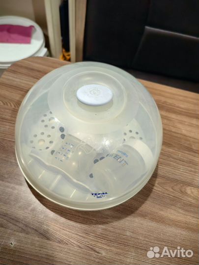 Стерилизатор и бутылочки для кормления