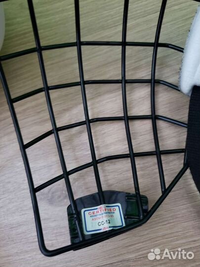 Хоккейный шлем Bauer HH1000L