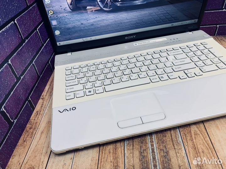 Огромный ноутбук Sony Vaio 17.3 Для всех задач