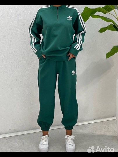 Спортивный костюм женский Adidas