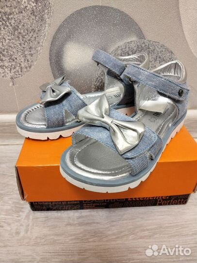 Новые босоножки для девочки