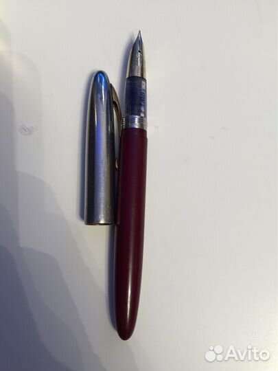 Ручка с золотым пером