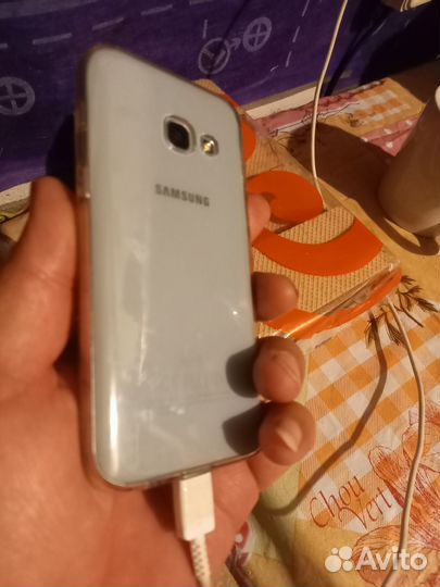 Samsung Galaxy A3 (2017) SM-A320F/DS, 2/16 ГБ