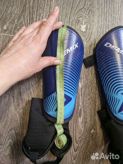 Щитки футбольные