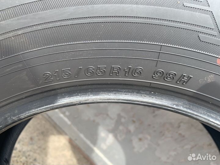 Yokohama BluEarth-XT AE61 215/65 R16 98H