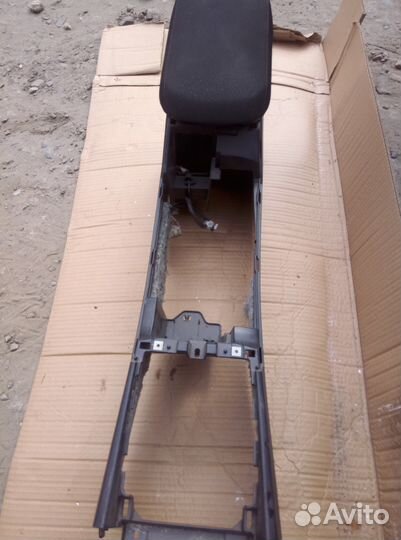 Подлокотник Mitsubishi Lancer 10 CY 2007