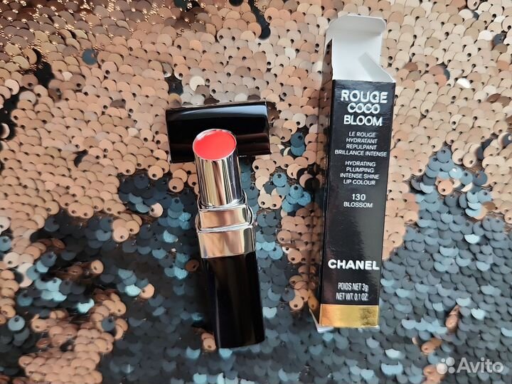 Chanel Rouge Coco Bloom Увлажняющая помада 130