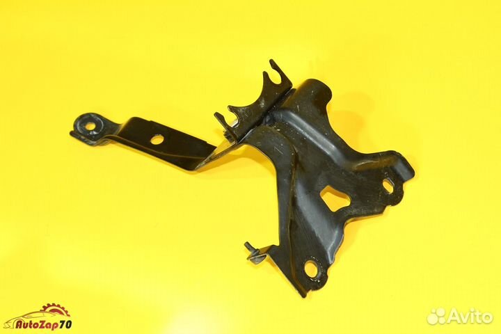 Toyota Camry (XV70) Кронштейн блока ABS