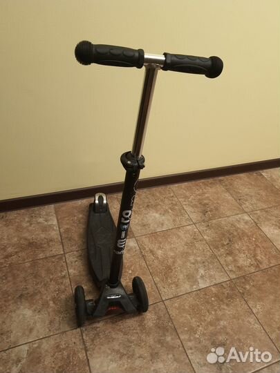 Самокат maxi micro, до 12 лет, черный