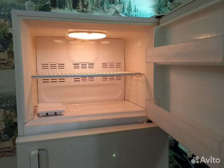 Холодильник бу большой