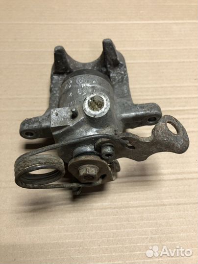 Суппорт задний правый Ауди А6 Ц5; А4 Б5; Пассат Б5