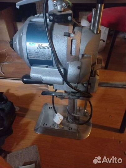 Вертикальный (сабельный) раскройный нож