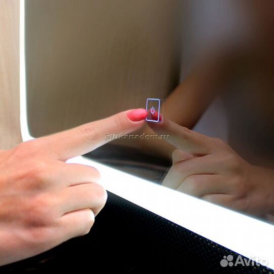 Зеркало Континент Amaze LED 700x900 с подсветкой с сенсорным выключателем злп641