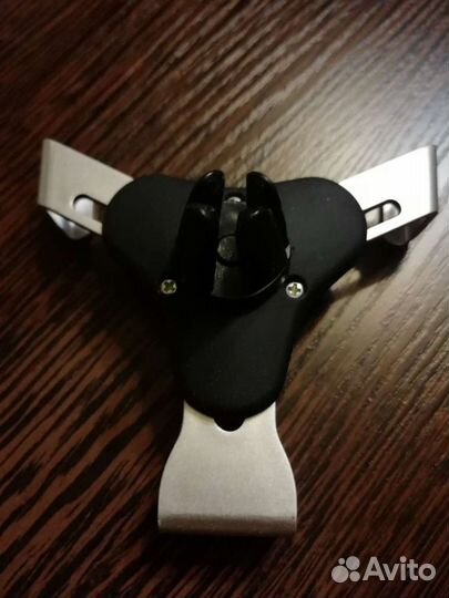 Автомобильный держатель телефона