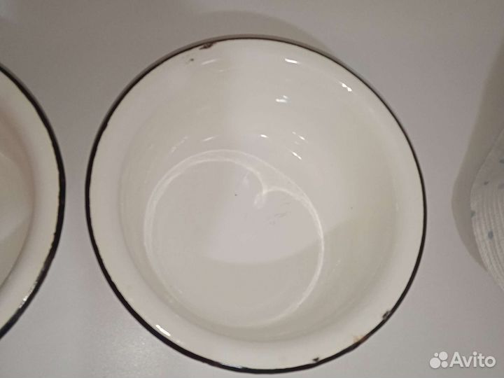 Миски эмалированные,2шт. и тарелка,ссср