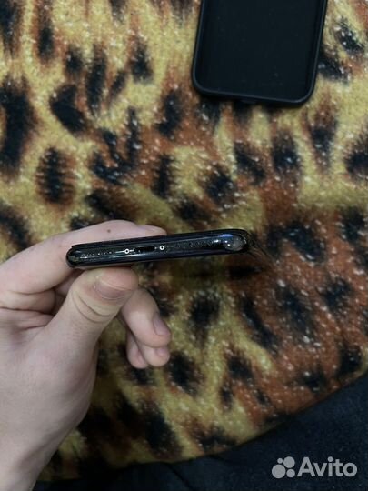 iPhone X, 64 ГБ