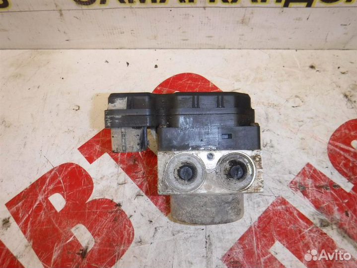 Блок ABS (насос) Toyota Corolla (E150) 2006-2013