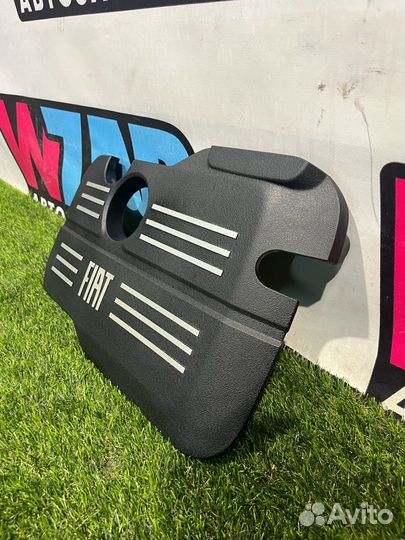 Декоративная крышка двигателя Fiat 124 2018