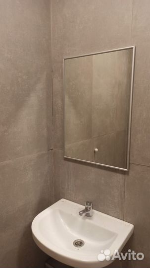 Зеркало в алюминиевой раме