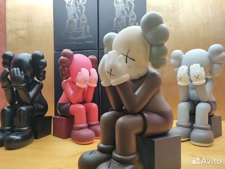Kaws фигурка Кавс большая 28см Passing Through