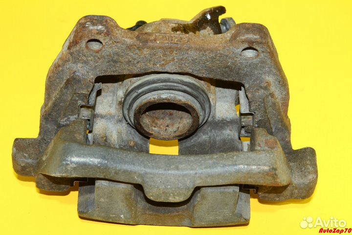 Range Rover Sport L320 Суппорт задний правый