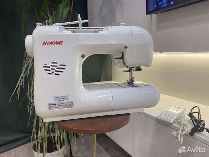 Компьютерная швейная машина Япония Janome DC50