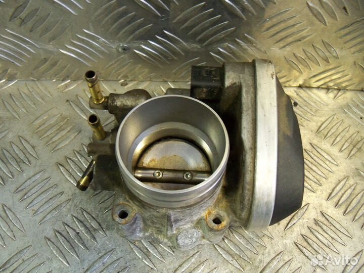 Заслонка дроссельная Volkswagen Caddy 3 2007г