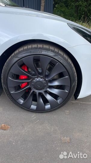 Tesla Model 3 AT, 2022, 300 км