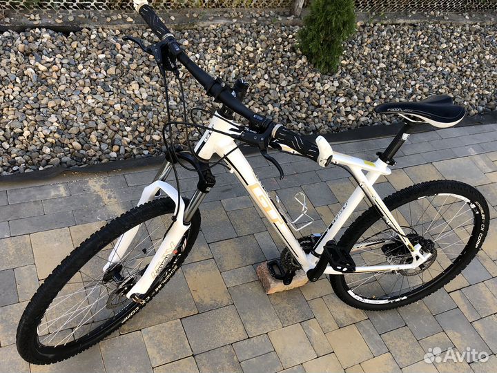 Велосипед GT avalanche 3.0