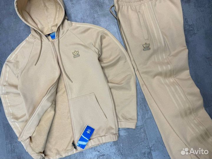 Спортивный костюм Adidas