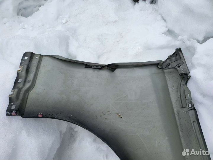 С дефектом крыло левое переднее Genesis G80 2018