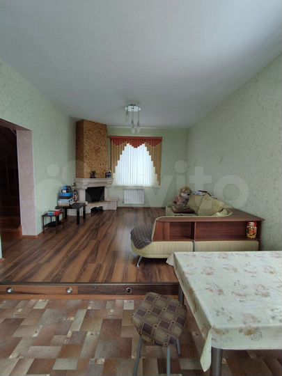 Коттедж 240 м² на участке 12 сот.