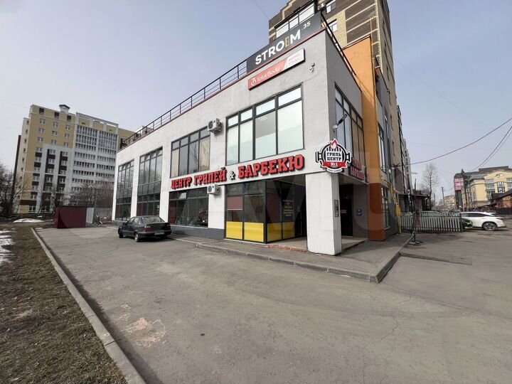 Помещение с панорамным остеклением 190 м²