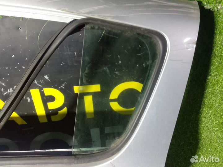 Форточка двери задней левой Renault Sandero