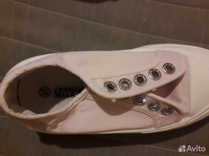 Продам кроссовки 38р