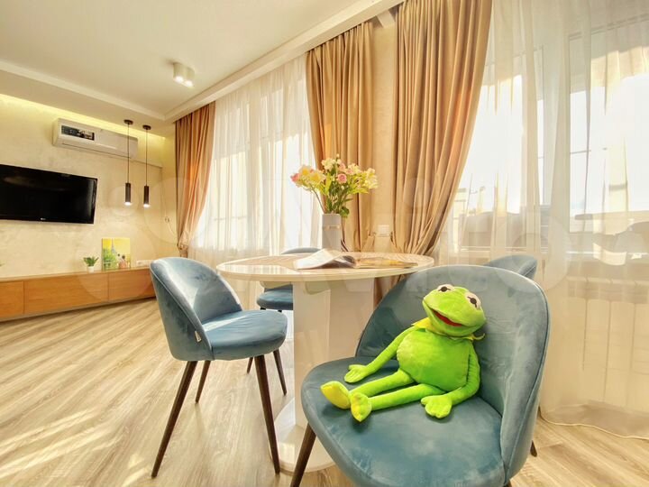 2-к. квартира, 52 м², 8/9 эт.