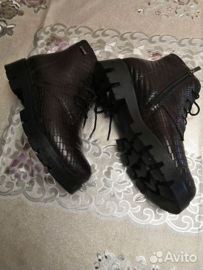 Ботинки осенние женские 37-38р