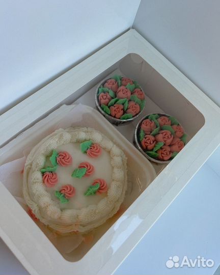 Подарочный набор бенто+капкейки