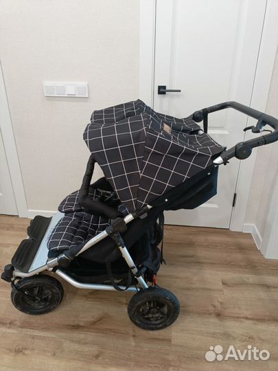 Коляска для двойни mountain buggy duet