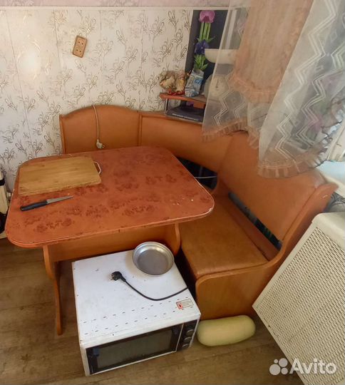 Кухонный уголок со столом бу