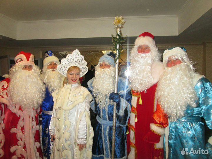 Добрый Дедушка Мороз и Снегурочка - умница