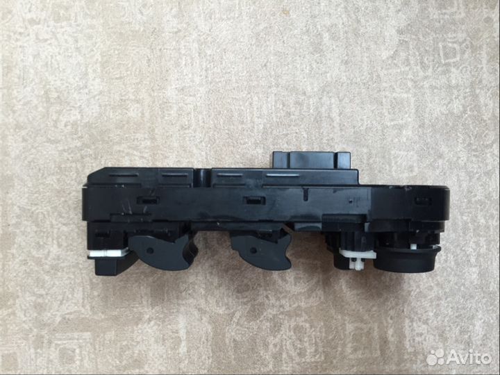 Блок управления стеклоподъемниками BMW E70