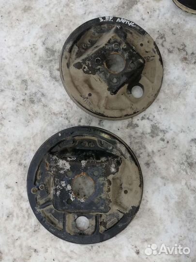 Щит заднего тормоза Лада Ларгус