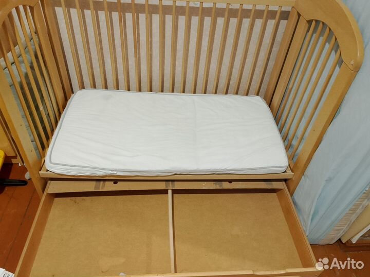 Детская кроватка с ящиком