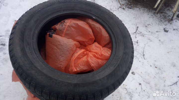 Gislaved Nord Frost 200 215/60 R16