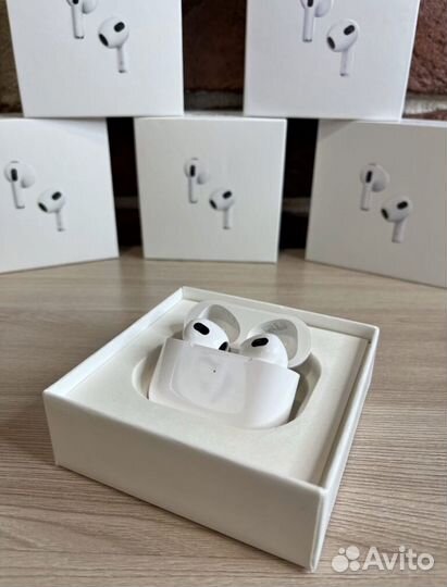 Новые беспроводные наушники apple airpods про