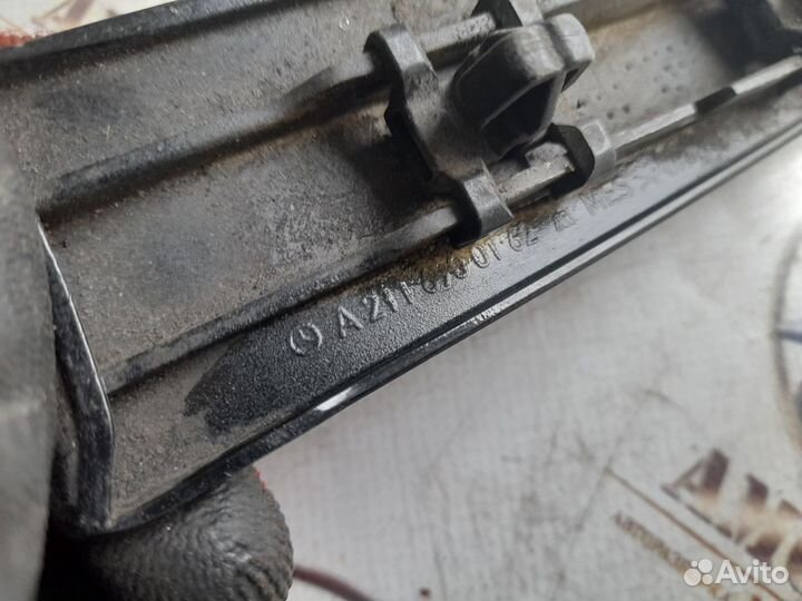 Мерседес E-Класс Молдинг крыла передний левый