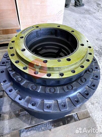 Бортовой редуктор Komatsu PC450-6Z